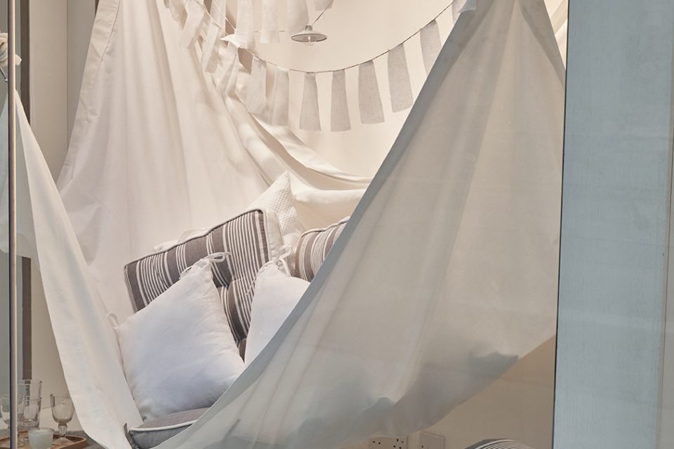 Lucky Fox - UK visual merchandising for The White Company - hammock concept.
